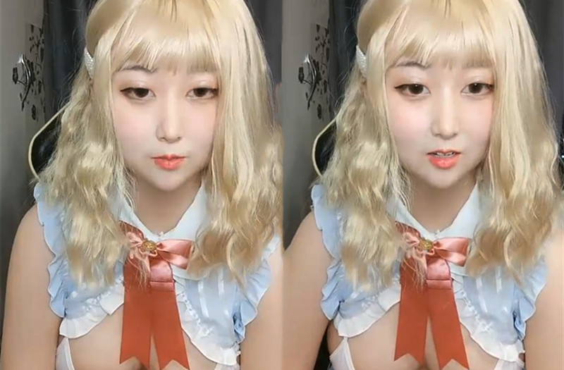 极品美乳萌妹子自慰,情趣装金发柔软美乳避开丁字裤自摸